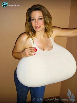 CC white shirts look bigger2